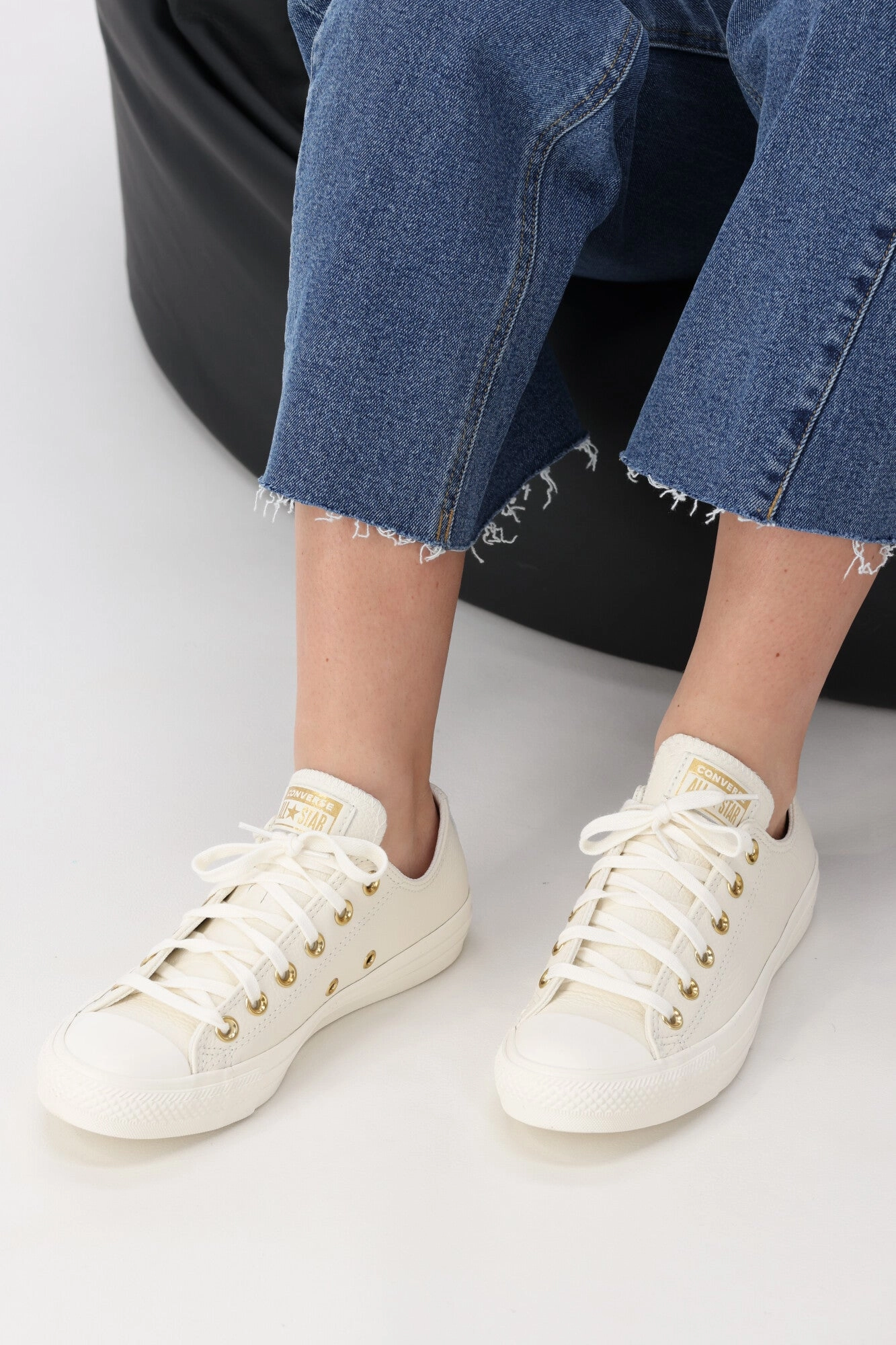 Converse Womens Chuck Taylor All Star Gold Mono Leather Low Top Egret