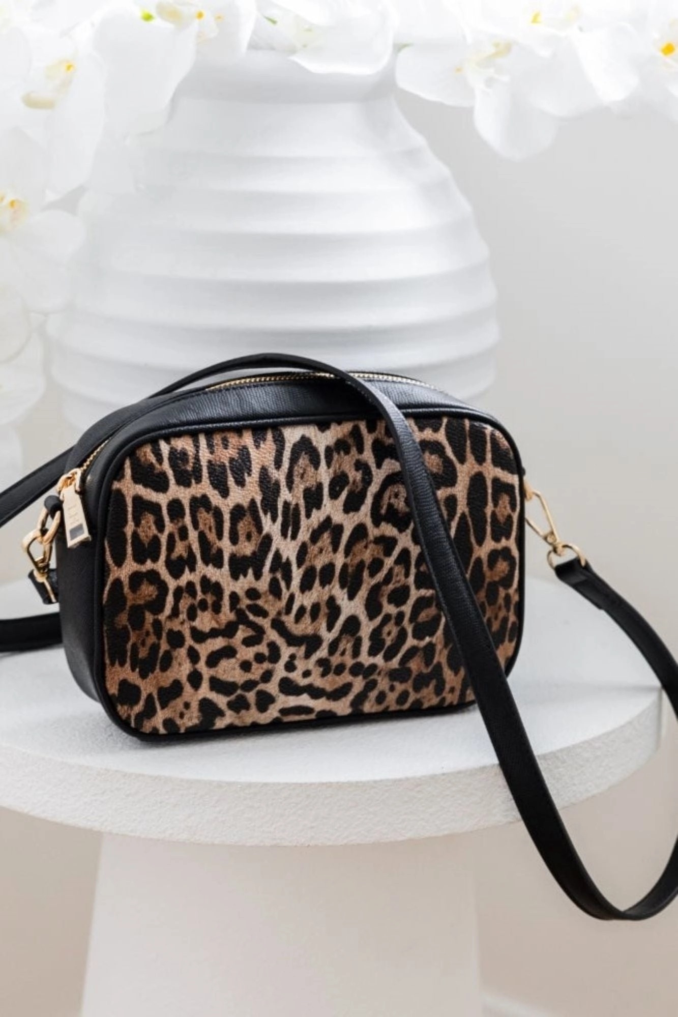 Louenhide Ginger Leopard Crossbody Bag Black