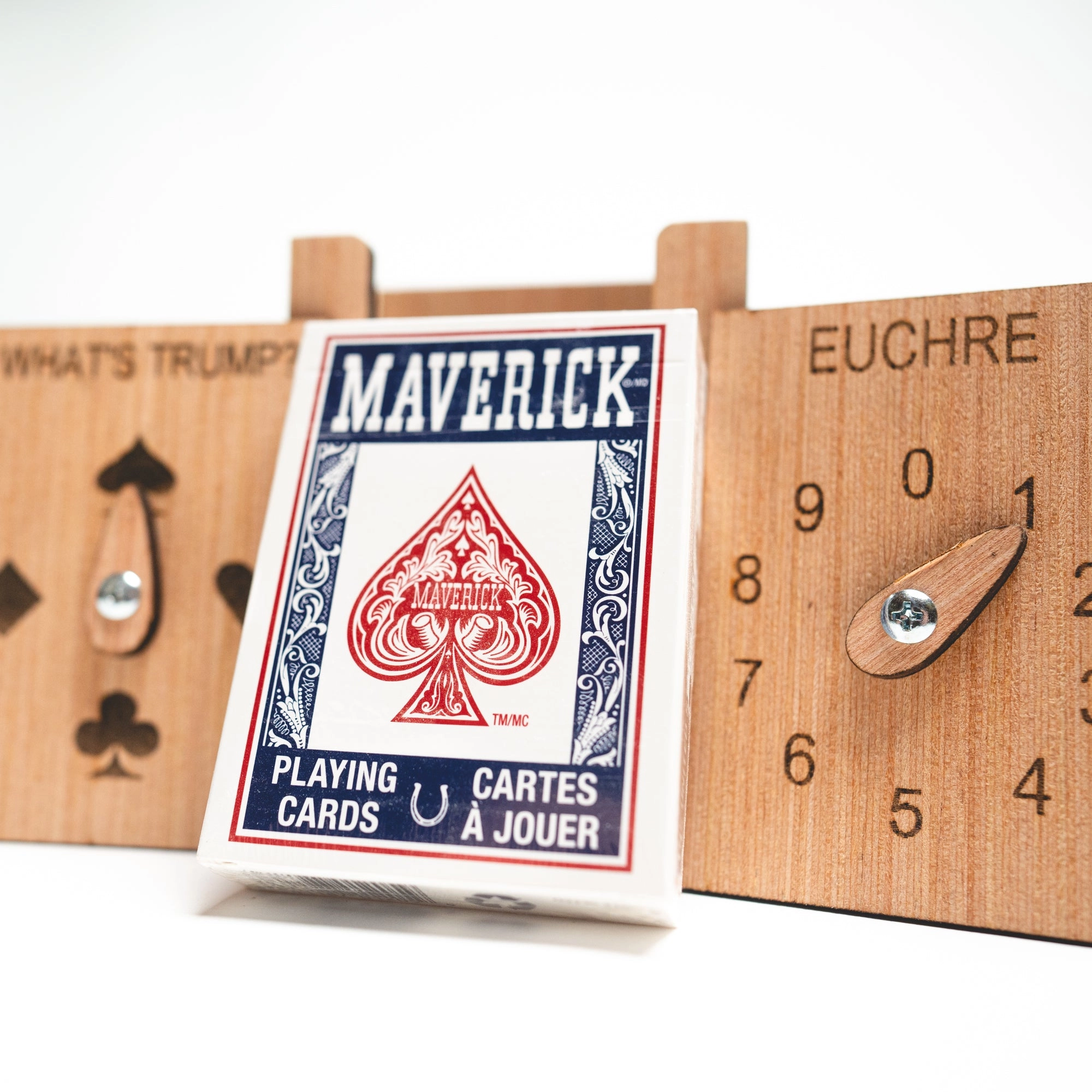 UofM - BLOCK M EUCHRE PLAYING CARD HOLDER WITH CARDS